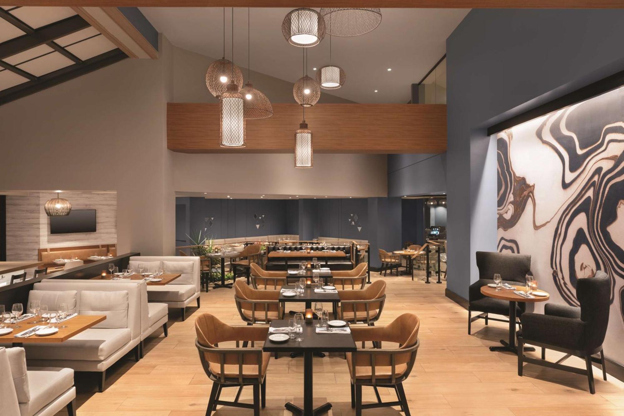 Hotel Doubletree By Hilton Tampa Rocky Point Waterfront Exterior foto
