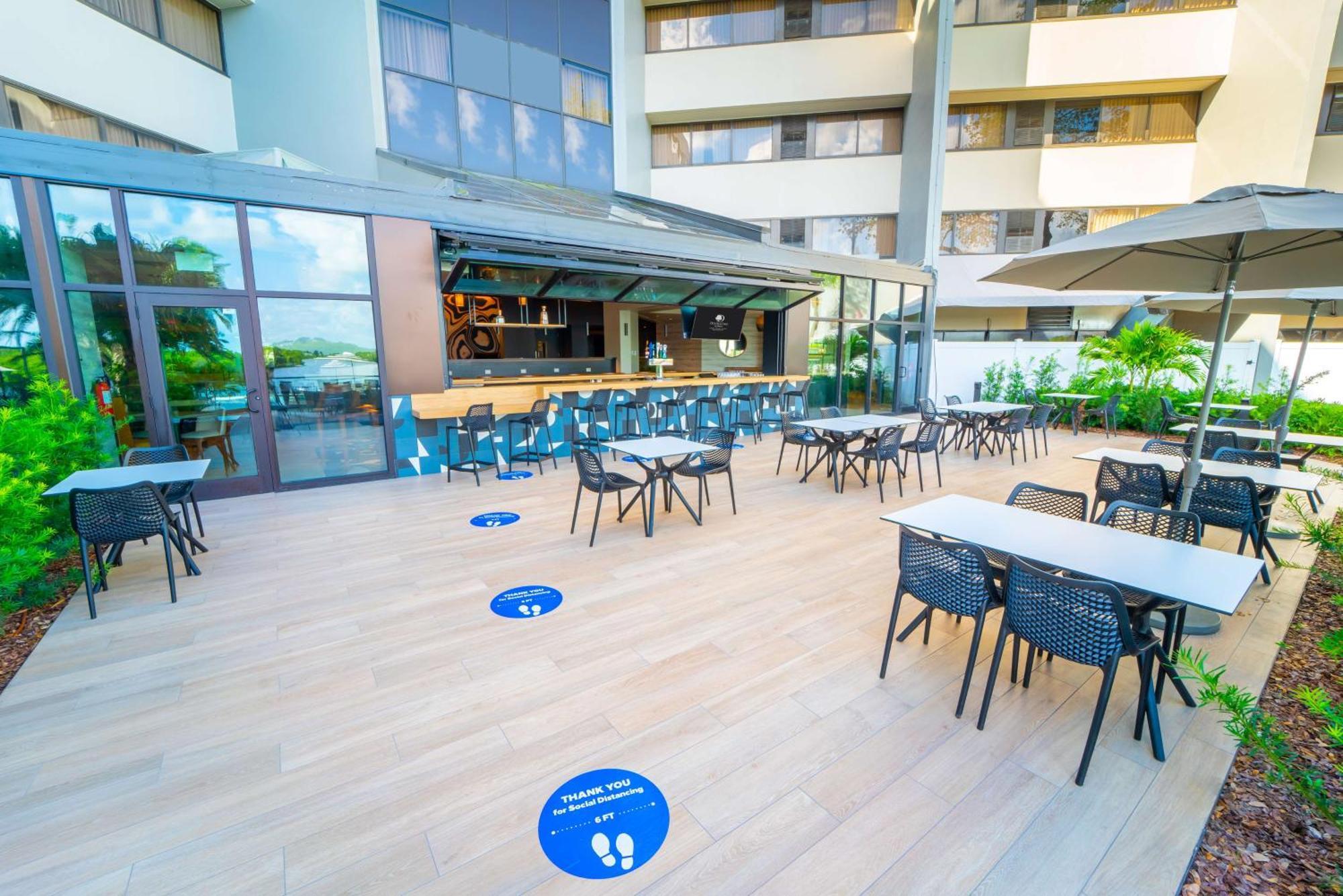 Hotel Doubletree By Hilton Tampa Rocky Point Waterfront Exterior foto