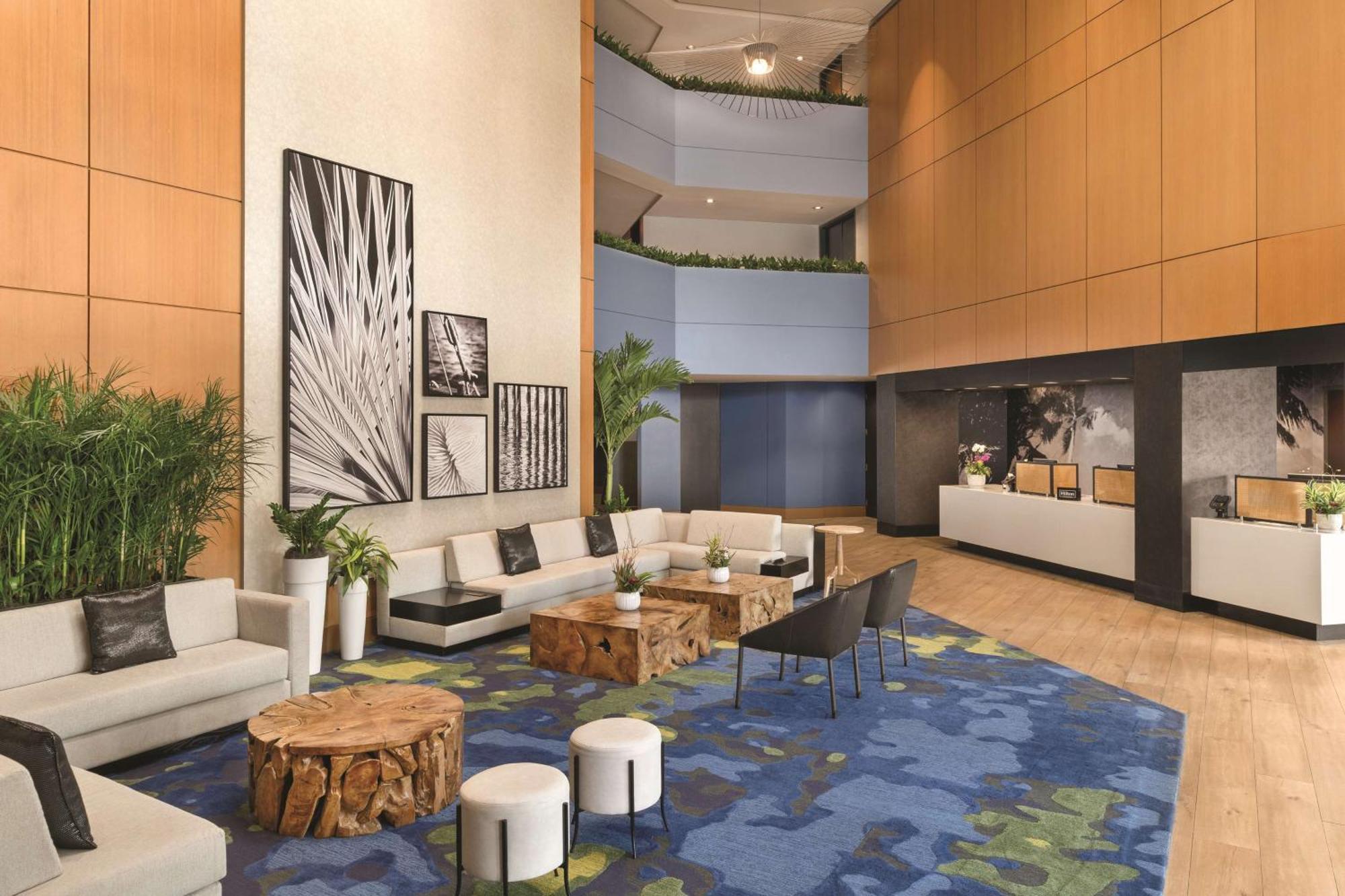 Hotel Doubletree By Hilton Tampa Rocky Point Waterfront Exterior foto