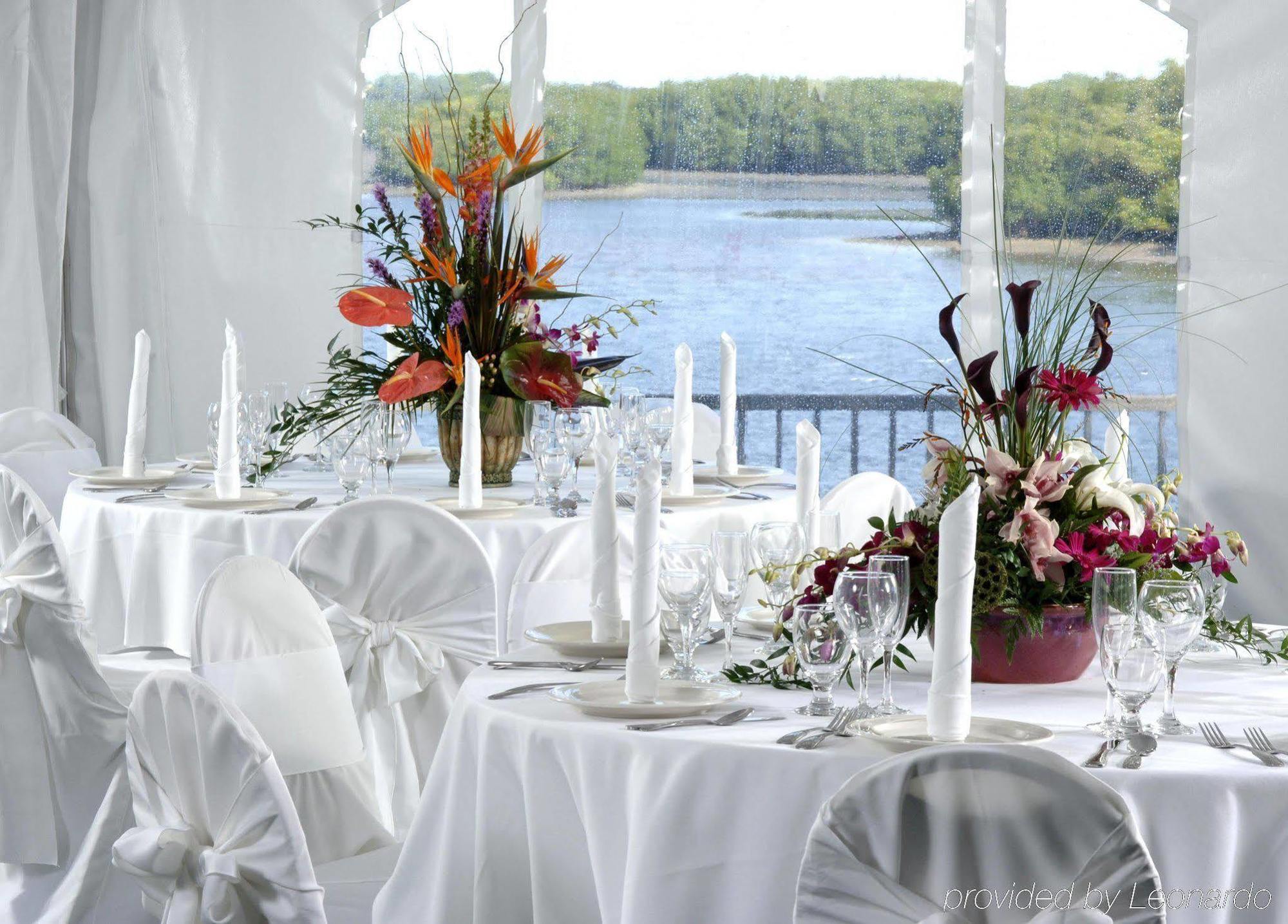 Hotel Doubletree By Hilton Tampa Rocky Point Waterfront Restaurante foto